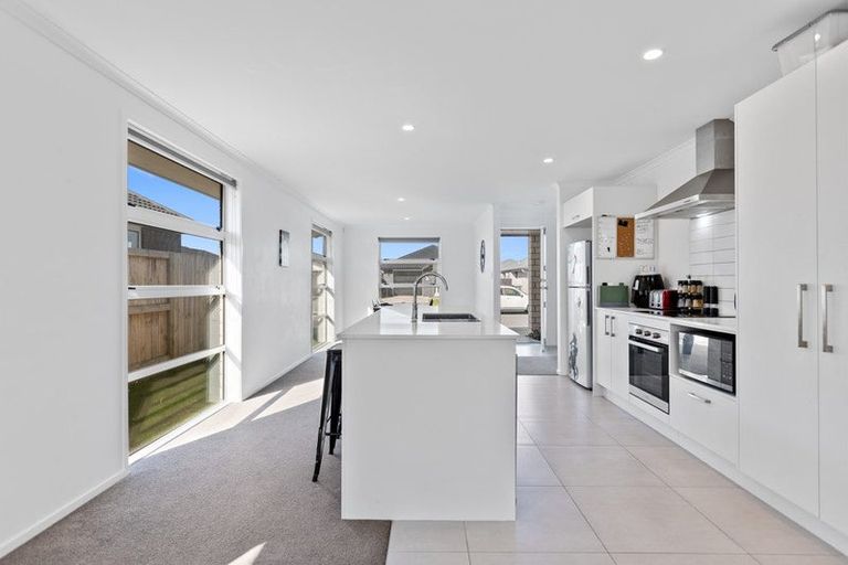 Photo of property in 9 Te Wharo Drive, Papamoa, 3118