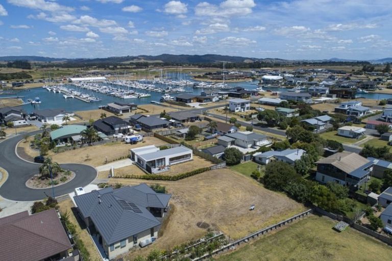 Photo of property in 21 Finch Street, One Tree Point, 0118