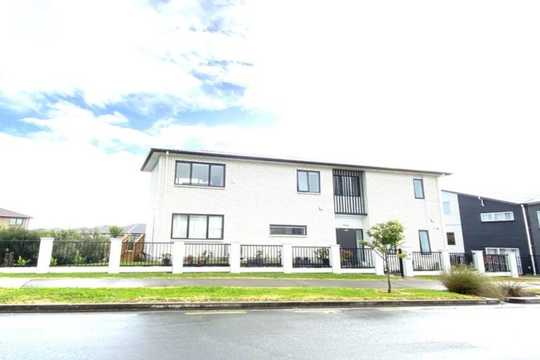 Photo of property in 50 Cloonlyon Drive, Flat Bush, Auckland, 2019