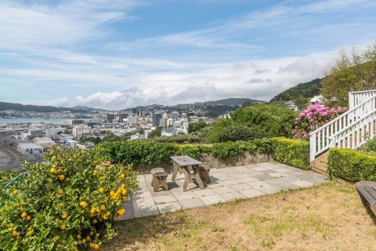 Photo of property in 4 Lower Watt Street, Wadestown, Wellington, 6012