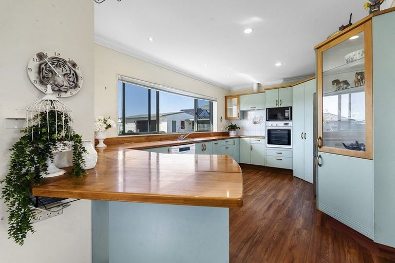 Photo of property in 11 Desmond Place, Bell Block, New Plymouth, 4312