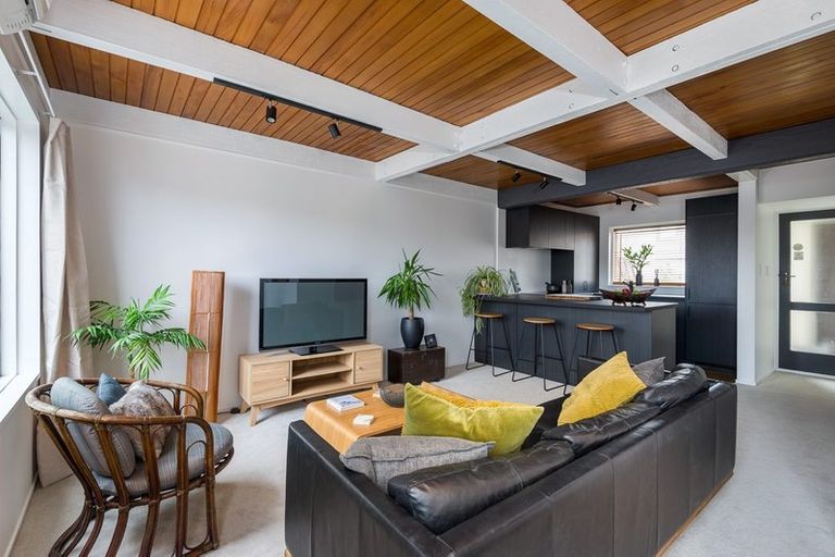 Photo of property in 2/62 Picton Avenue, Riccarton, Christchurch, 8011