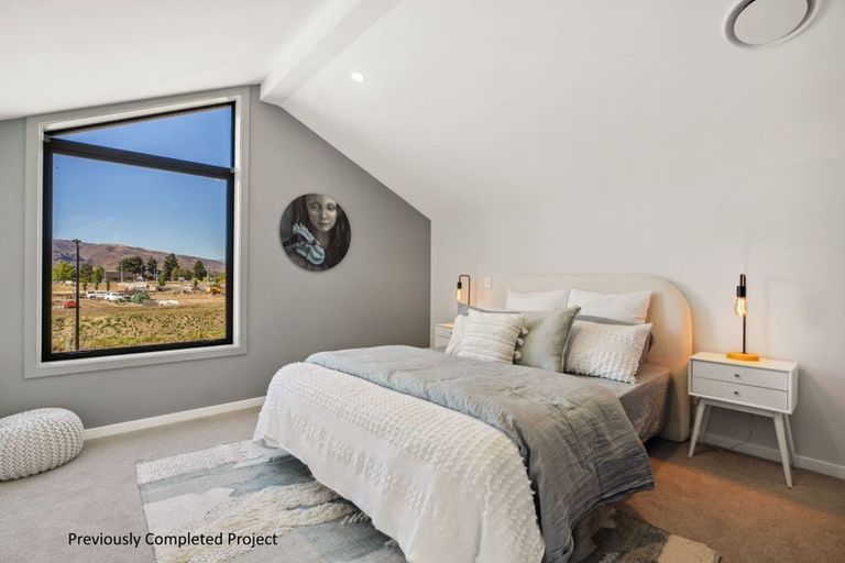 Photo of property in 41 Annie Aranui Drive, Poraiti, 4182