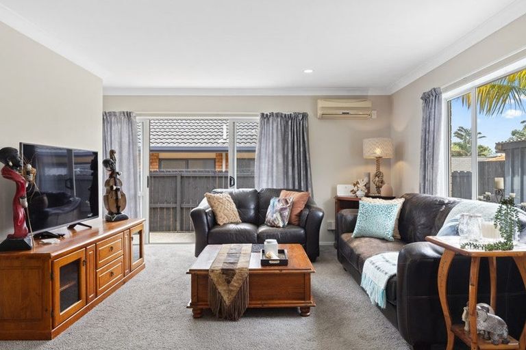 Photo of property in 7 Greig Place, Pukekohe, 2120