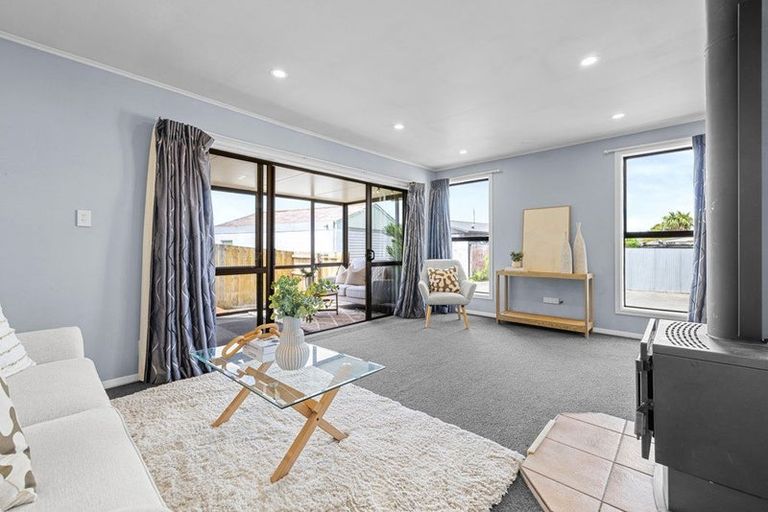 Photo of property in 76 Frensham Crescent, Woolston, Christchurch, 8062