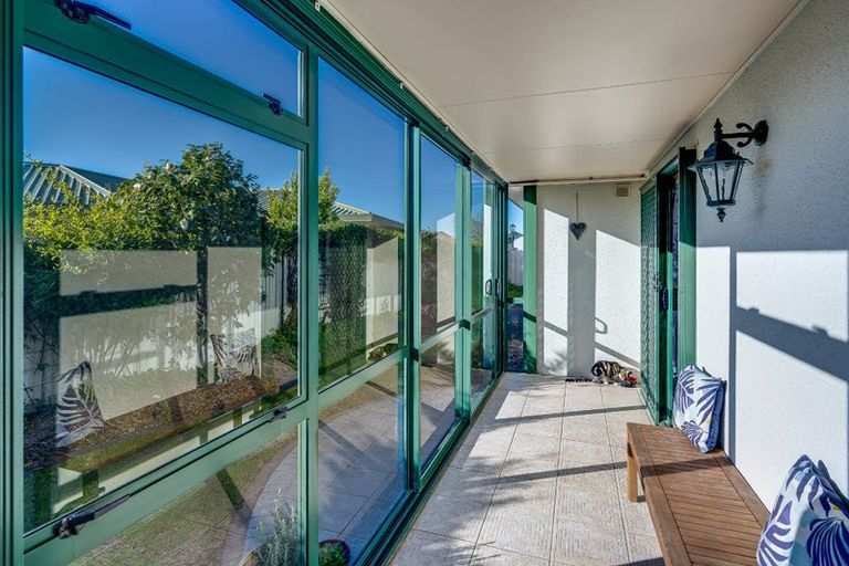 Photo of property in 5a Montague Way, Taradale, Napier, 4112