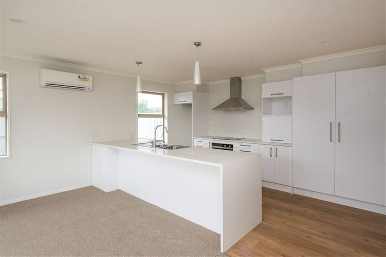 Photo of property in 2 John Morel Place, Parklands, Christchurch, 8083