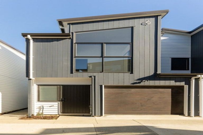 Photo of property in 5 Rangimarie Close, Opaheke, Papakura, 2113