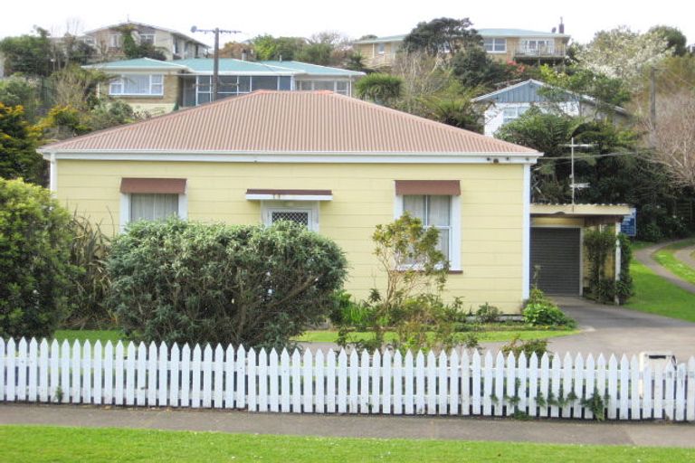 Photo of property in 195 Ngamotu Road, Spotswood, New Plymouth, 4310