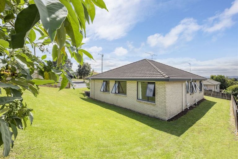 Photo of property in 22 Piriti Place, Weymouth, Auckland, 2103