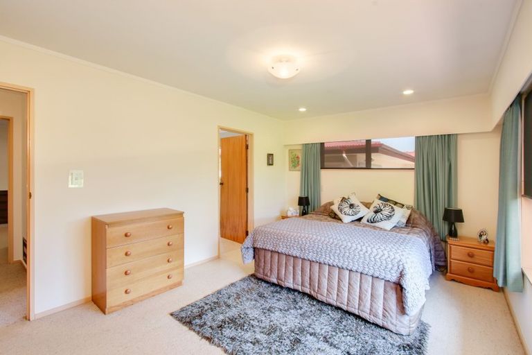 Photo of property in 1/100 Avondale Road, Taradale, Napier, 4112