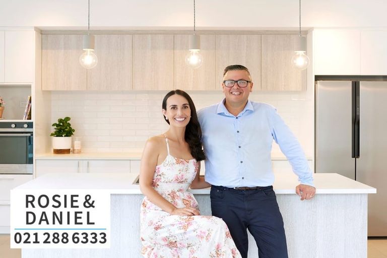 Photo of property in 25 Neil Avenue, Te Atatu Peninsula, Auckland, 0610