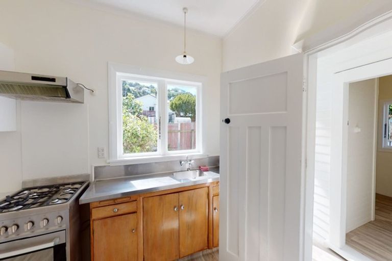 Photo of property in 26 Weka Street, Miramar, Wellington, 6022
