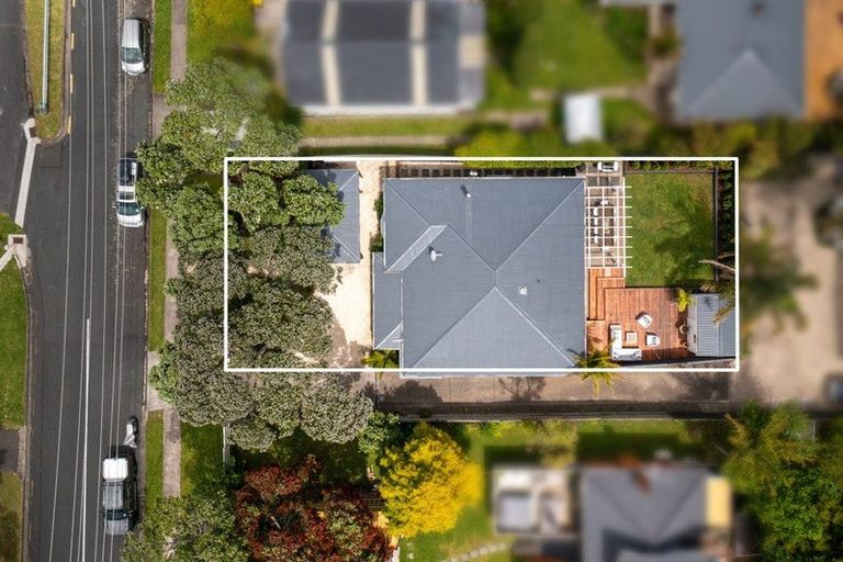 Photo of property in 40 Ngataringa Road, Devonport, Auckland, 0624