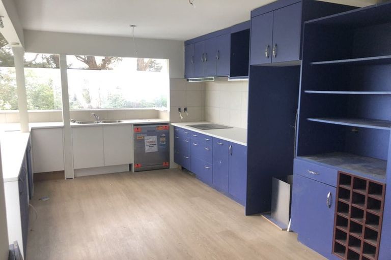 Photo of property in 30 Darcy Place, Massey, Auckland, 0614