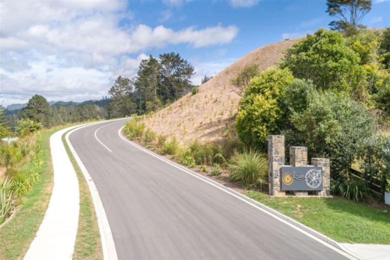 Photo of property in 18 Azimuth Road, Tairua, 3508