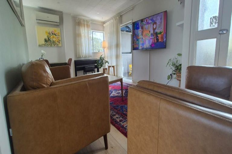 Photo of property in 55 Allington Road, Massey, Auckland, 0614