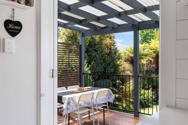 Photo of property in 64 Gloucester Road, Manurewa, Auckland, 2102