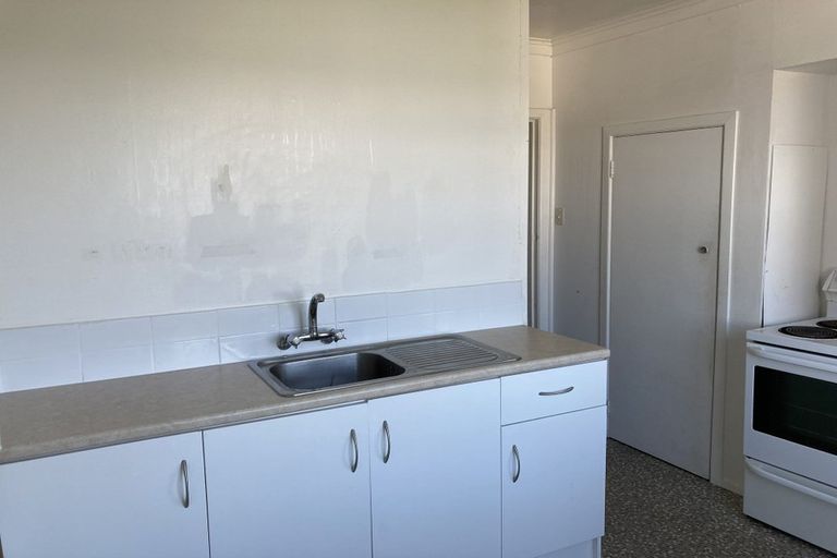 Photo of property in 87 Queens Drive, Lyall Bay, Wellington, 6022