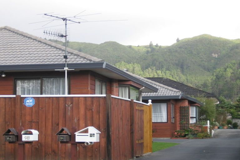 Photo of property in 9b Korau Grove, Stokes Valley, Lower Hutt, 5019