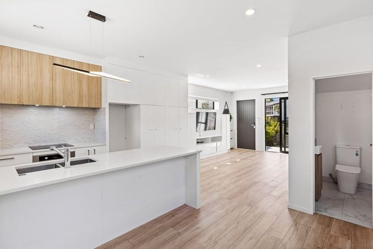 Photo of property in 4a Trengove Place, West Harbour, Auckland, 0618