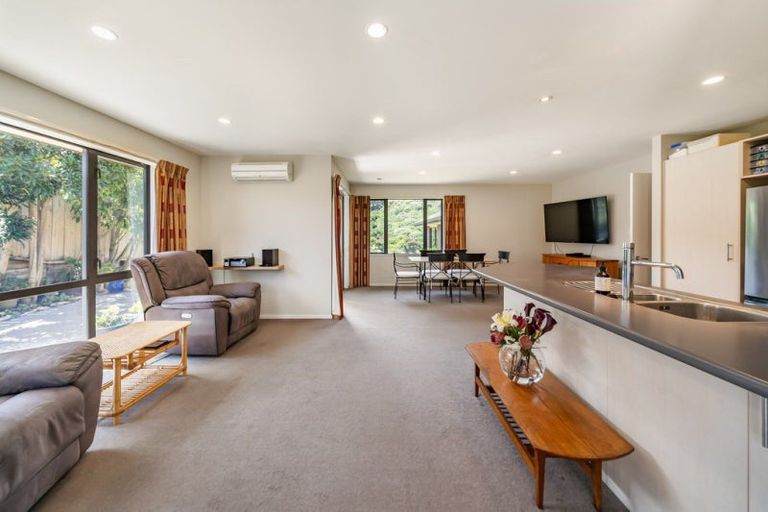 Photo of property in 14 Tararua Close, Aotea, Porirua, 5024