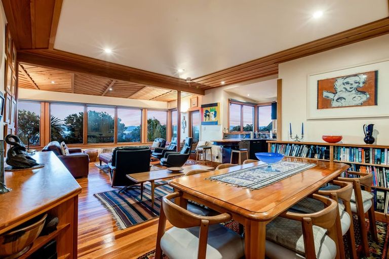 Photo of property in 355 Muritai Road, Eastbourne, Lower Hutt, 5013