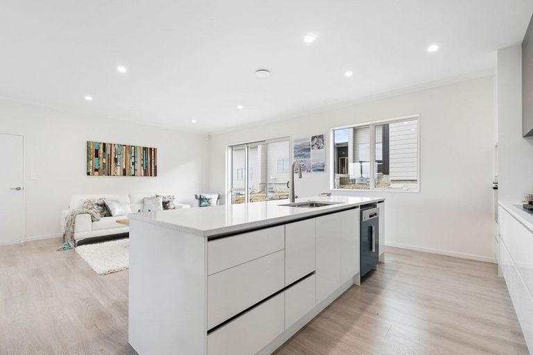 Photo of property in 3 Melgran Avenue, Papakura, 2110