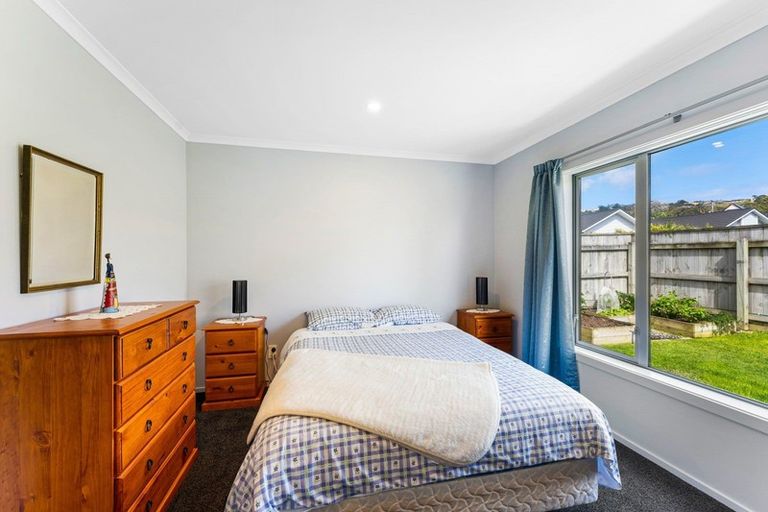 Photo of property in 38 Resolution Drive, Whitby, Porirua, 5024