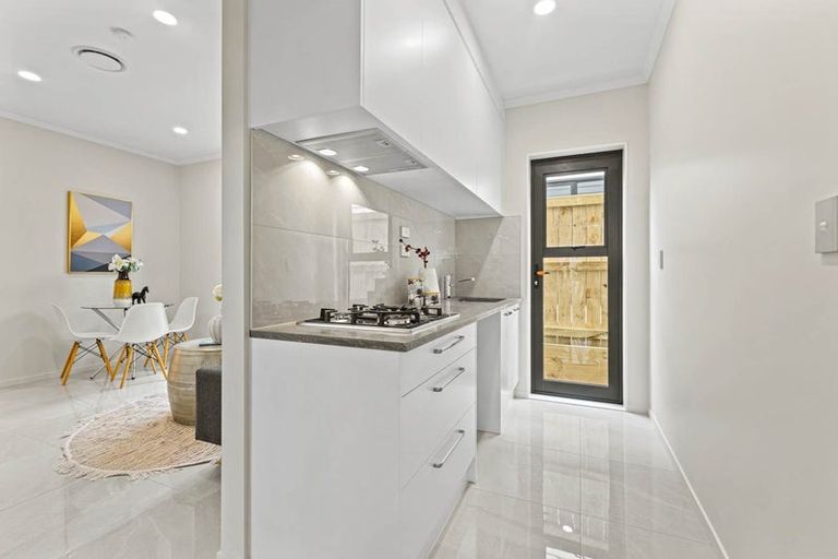 Photo of property in 8 Crossgar Road, Flat Bush, 2019