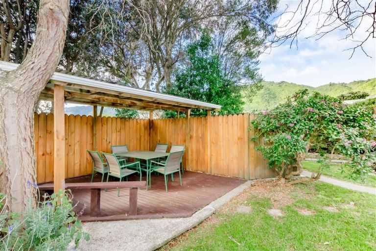 Photo of property in 9 Lesley Grove, Waikanae, 5036