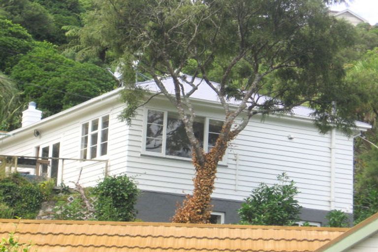 Photo of property in 98 Curtis Street, Northland, Wellington, 6012