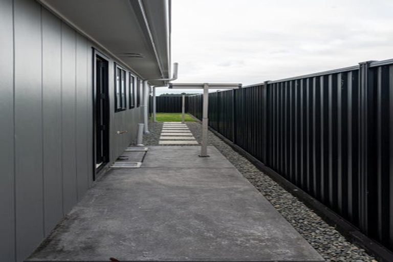 Photo of property in 32 Mcgarry Drive, Kaiapoi, 7630