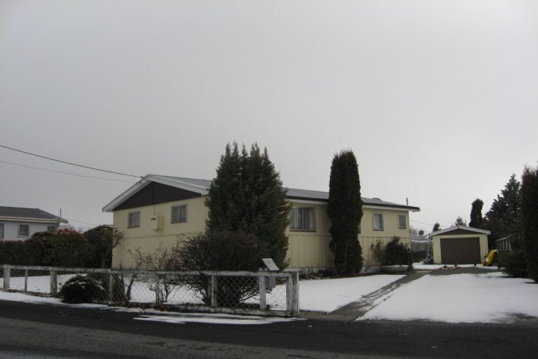 Photo of property in 11 Preston Place, Twizel, 7901