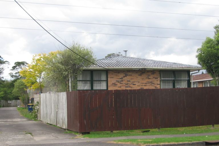 Photo of property in 5/82 Portage Road, New Lynn, Auckland, 0600