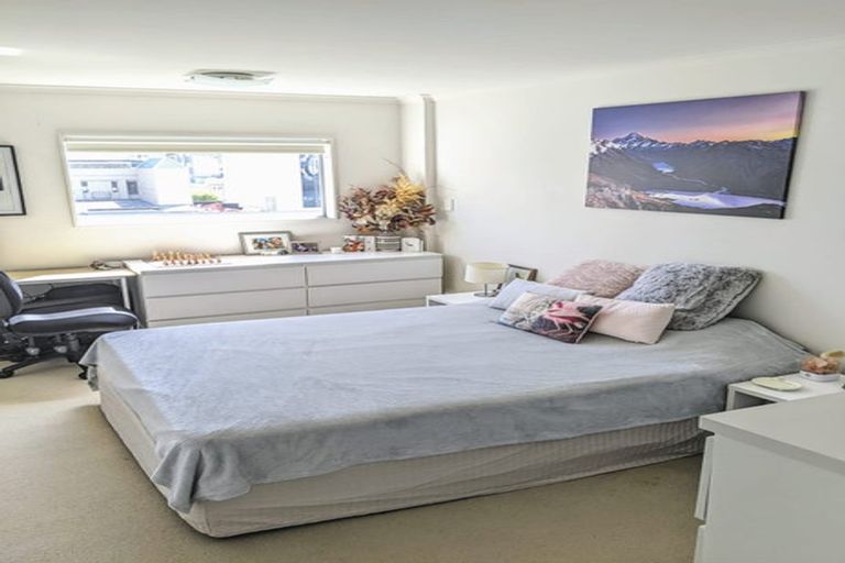 Photo of property in Monvie Apartments, 208/15 Holland Street, Te Aro, Wellington, 6011