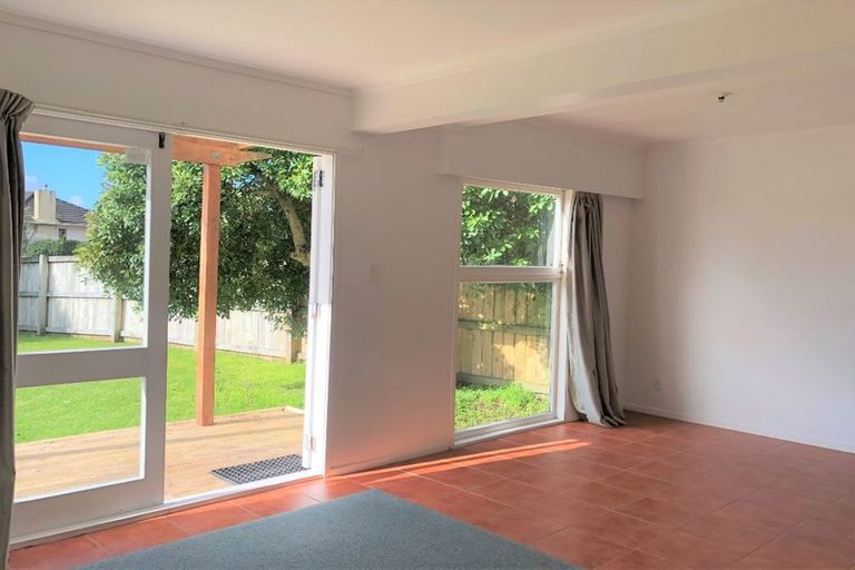 Photo of property in 42 Durham Street, Te Atatu Peninsula, Auckland, 0610