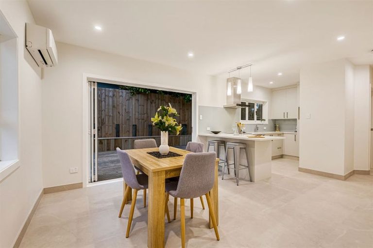 Photo of property in 5 Duchess Way, Riverhead, 0820