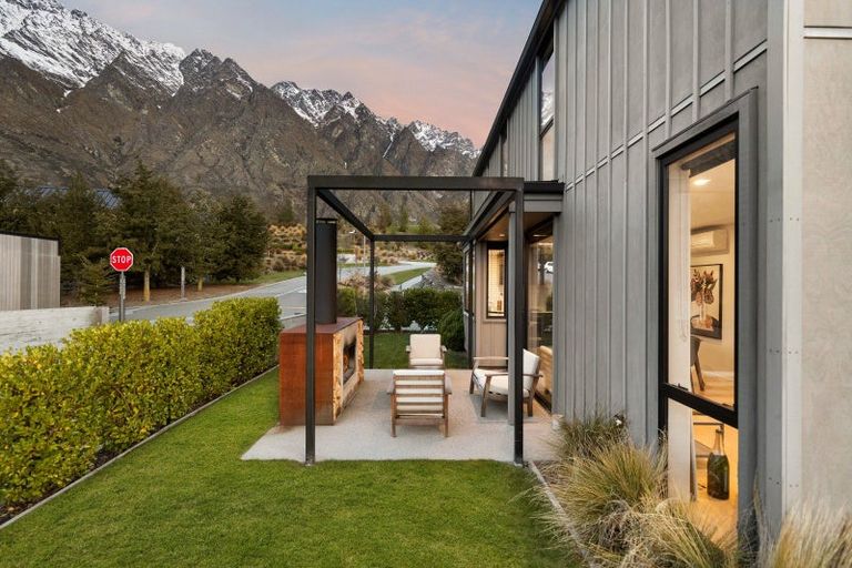 Photo of property in 6 Mckenzies Shute, Jacks Point, Queenstown, 9371