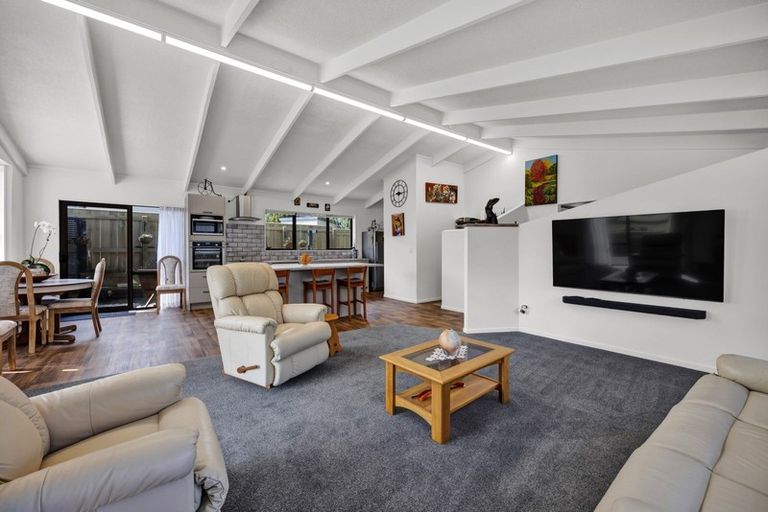 Photo of property in 20 Montjoy Street, Stratford, 4332