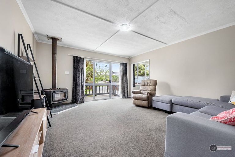 Photo of property in 82 Hewer Crescent, Naenae, Lower Hutt, 5011