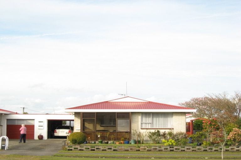 Photo of property in 84 Broadway, Stratford, 4332