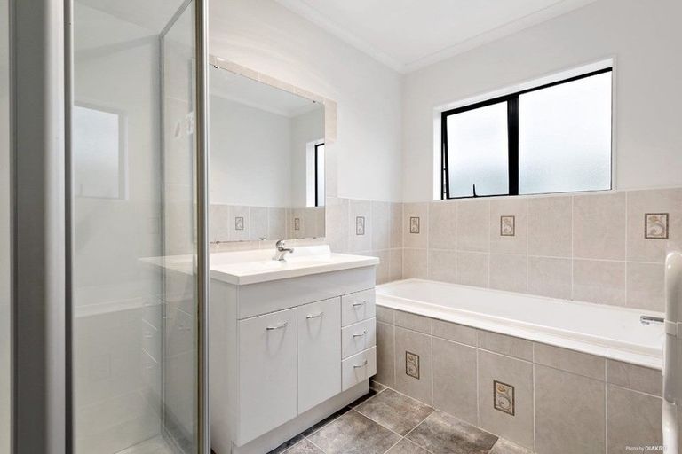 Photo of property in 22 Keri Vista Rise, Papakura, 2110