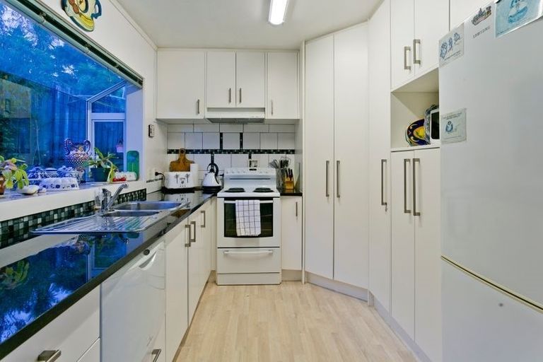 Photo of property in 3 Pohutukawa Avenue, Red Beach, 0932