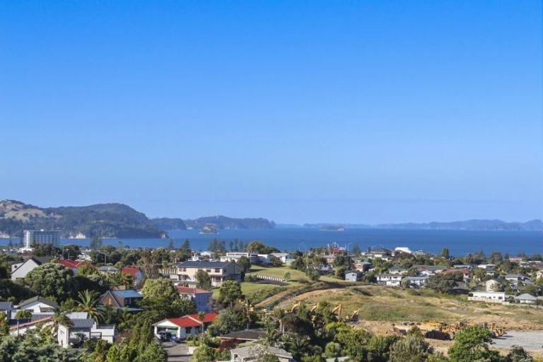 Photo of property in 8 Panorama Court, Red Beach, 0932