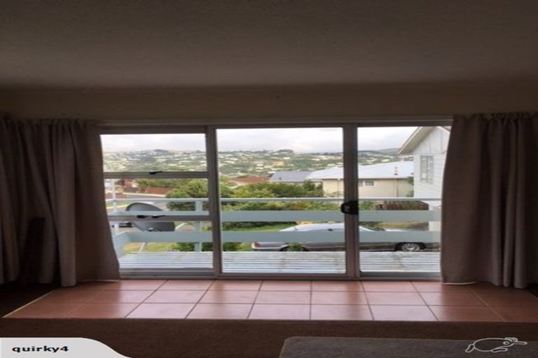 Photo of property in 24a Fitzpatrick Street, Newlands, Wellington, 6037