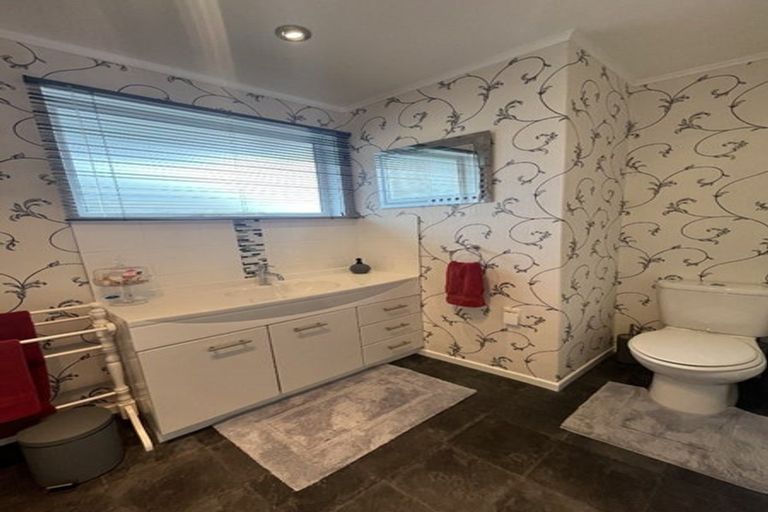 Photo of property in 40 Beaumaris Crescent, Ascot Park, Porirua, 5024