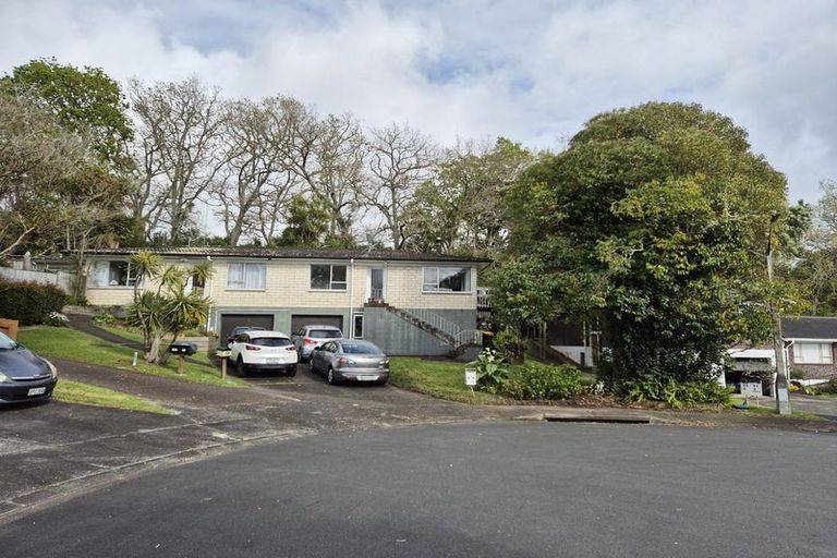 Photo of property in 2/12 Mahuta Grove, Northcote, Auckland, 0627