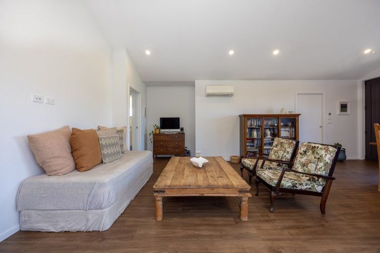 Photo of property in 30 Mount Creighton Crescent, Wanaka, 9305