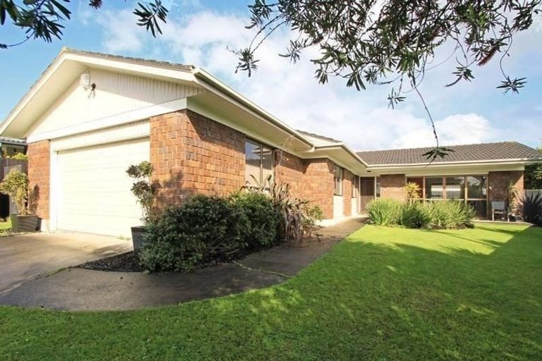 Photo of property in 36 Frank Evans Place, Henderson, Auckland, 0610